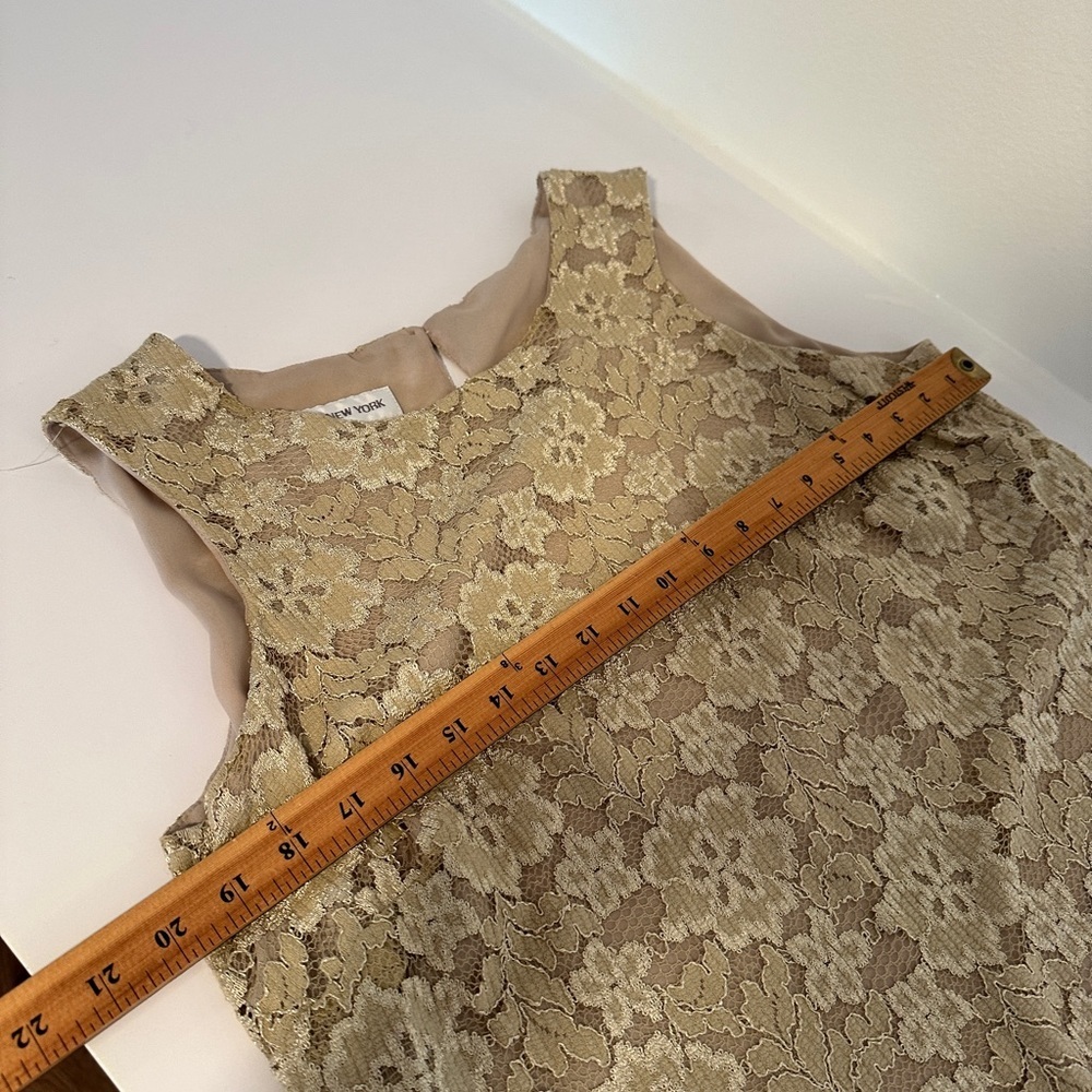 Jones New York lace blouse - Picture 5 of 7